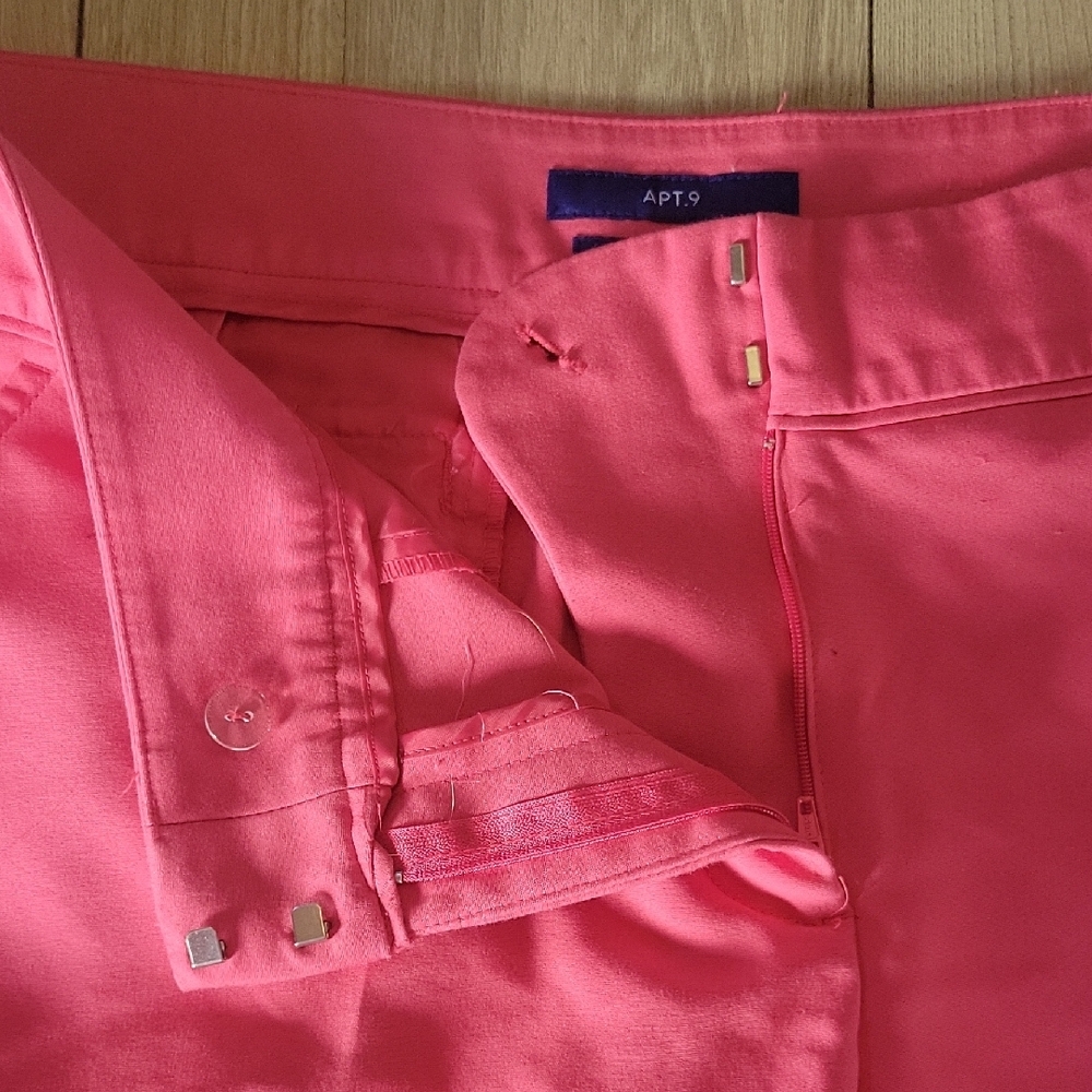 Apt. 9 Pink Capris - Picture 3 of 4